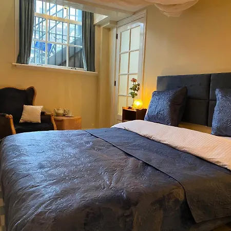 Prinsengracht Museum Bed & Breakfast 3*